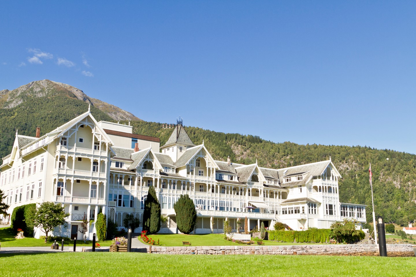 Kviknes Hotel in Balestrand - Historic Hotels in Norway